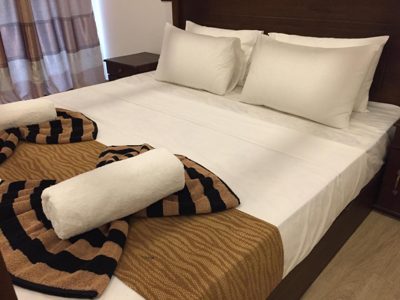 Bay Hiriketiya Hotell Dikwella Exteriör bild