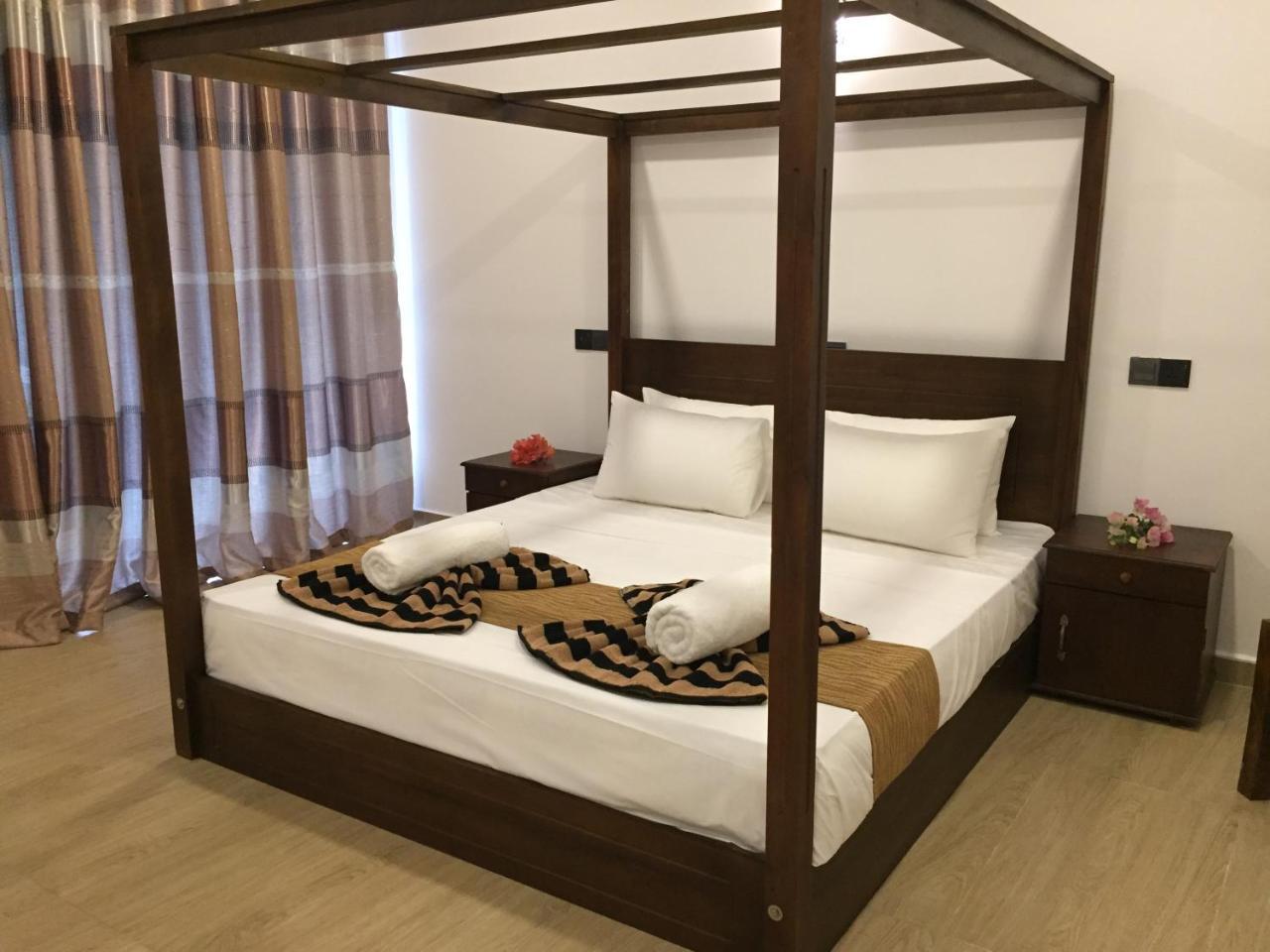 Bay Hiriketiya Hotell Dikwella Exteriör bild