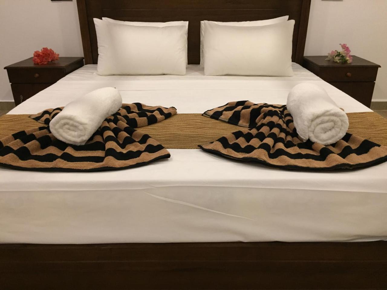 Bay Hiriketiya Hotell Dikwella Exteriör bild