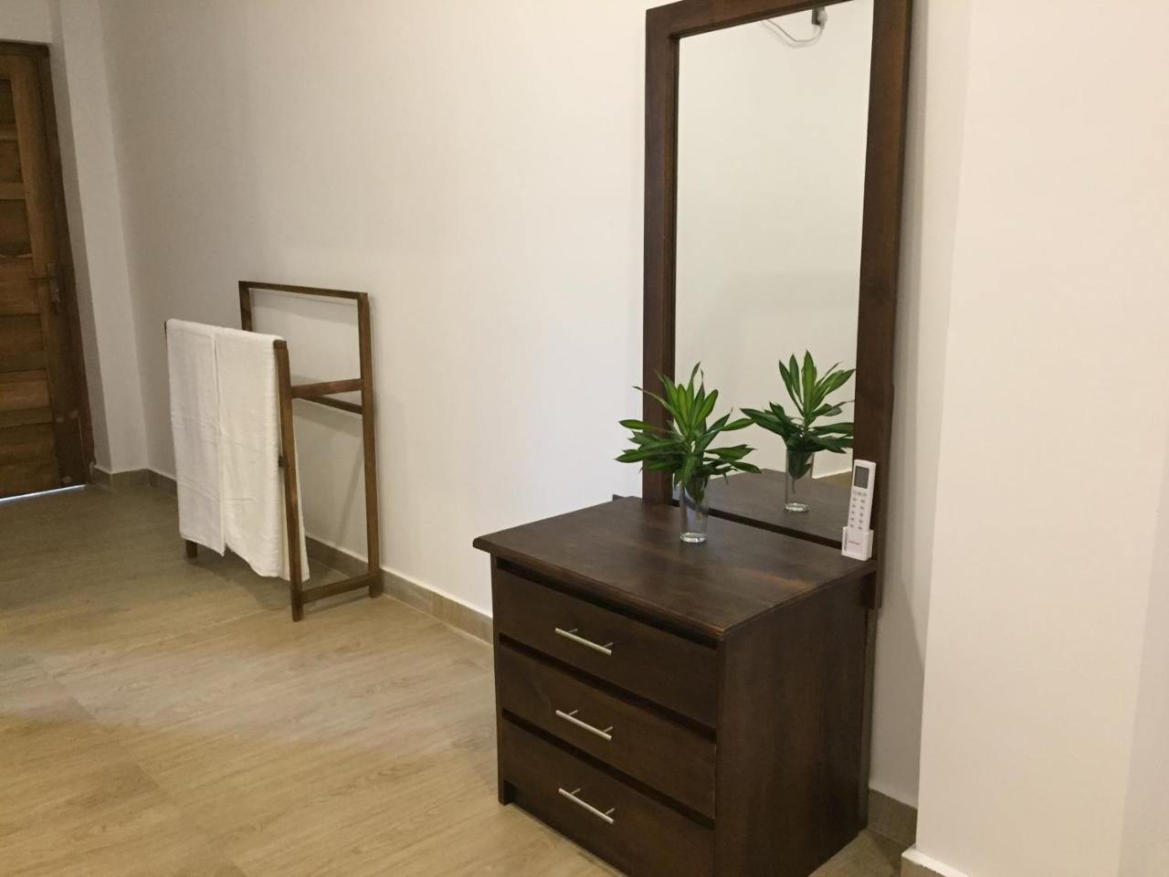 Bay Hiriketiya Hotell Dikwella Exteriör bild