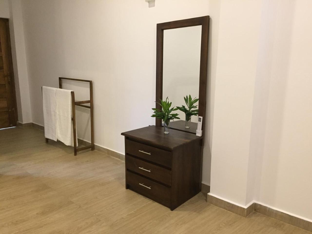 Bay Hiriketiya Hotell Dikwella Exteriör bild