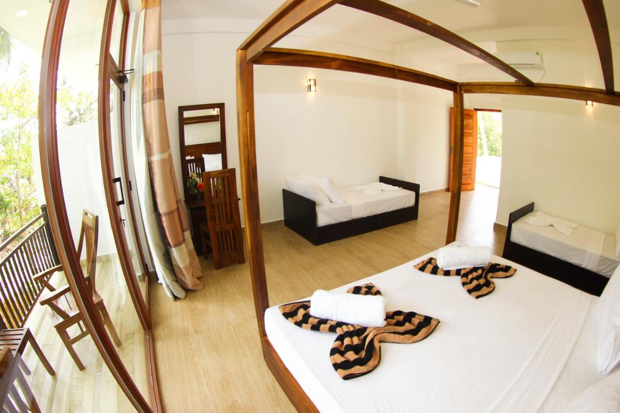 Bay Hiriketiya Hotell Dikwella Exteriör bild