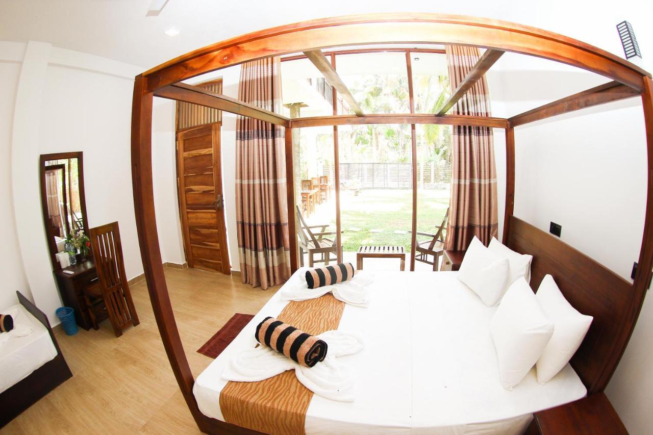 Bay Hiriketiya Hotell Dikwella Exteriör bild