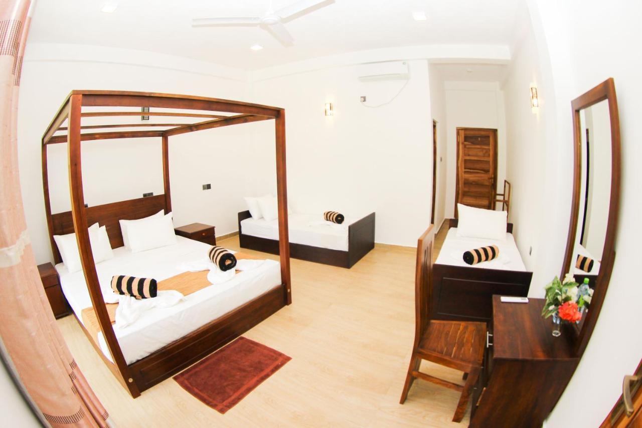Bay Hiriketiya Hotell Dikwella Exteriör bild