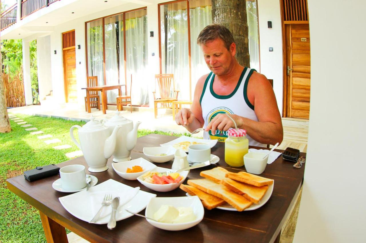 Bay Hiriketiya Hotell Dikwella Exteriör bild